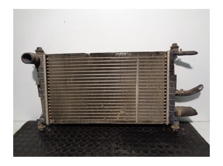 Recambio de radiador agua para ford fiesta berlina 1.25 16v cat referencia OEM IAM 96FB8005BC 