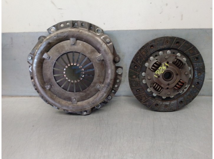 Recambio de kit embrague para ford fiesta berl./express 1.1 referencia OEM IAM 119002410 LUK