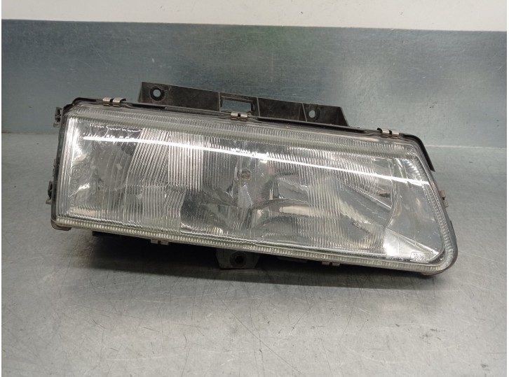 Recambio de faro derecho para citroën xantia berlina 1.9 turbodiesel cat (dhv. dhw / xud9bsd) referencia OEM IAM 5 PUERTAS