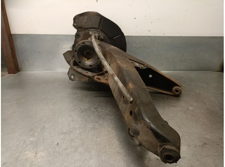Replacement rear right steering knuckle for BMW Series 7 (E23) OEM IAM reference 33321123232 33321123232 CESTA 22 B