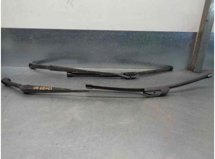 Recambio de brazo limpia delantero derecho para mazda mx-3 (ec) 1.6 16v cat referencia OEM IAM 