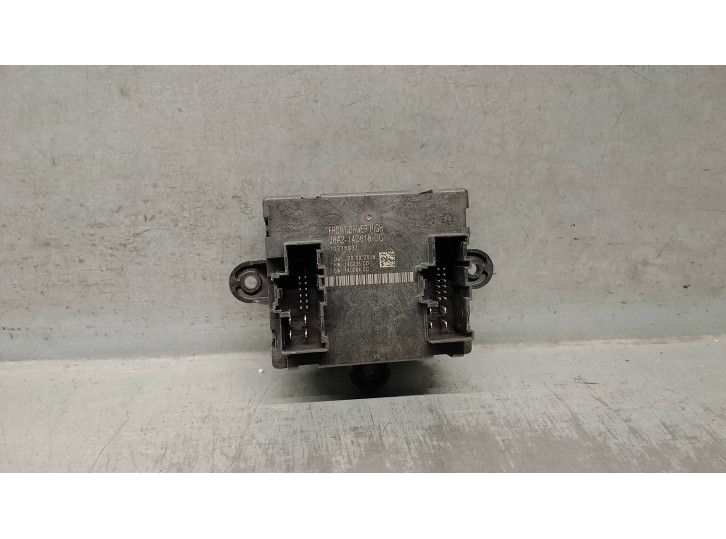 Recambio de centralita cierre para land rover range rover velar 2.0 diesel cat referencia OEM IAM J8A214D618CC  