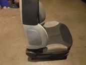 Recambio de asiento delantero derecho para citroën c3 1.6 hdi audace referencia OEM IAM 4115709 TELA NEGRA Y GRIS 5 PUERTAS