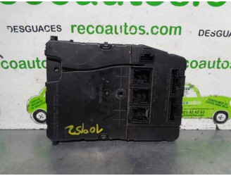 Recambio de caja reles / fusibles para renault scenic ii 1.6 16v referencia OEM IAM 8200525384 S118400150D SIEMENS