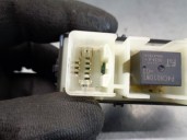 Recambio de mando elevalunas trasero derecho para lexus is 200 (ds2/is2) 220d referencia OEM IAM 8403053020 