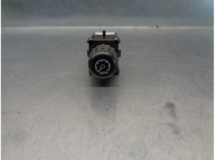 Recambio de interruptor para lexus is 200 (ds2/is2) 220d referencia OEM IAM 8411948010 