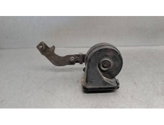 Recambio de claxon para land rover range rover velar 2.0 diesel cat referencia OEM IAM J8A213801AC  