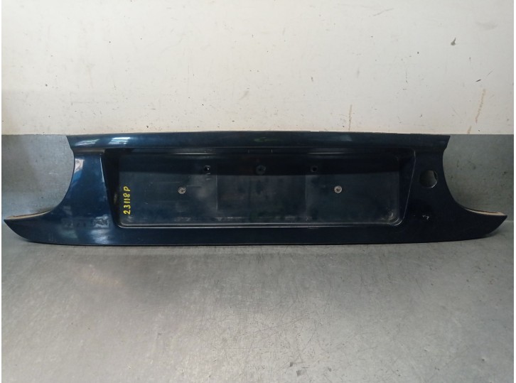 Recambio de molduras traseras para mazda xedos 6 (ca) 1.6 16v referencia OEM IAM CA0150850DZ8 CA0150850DZ8 