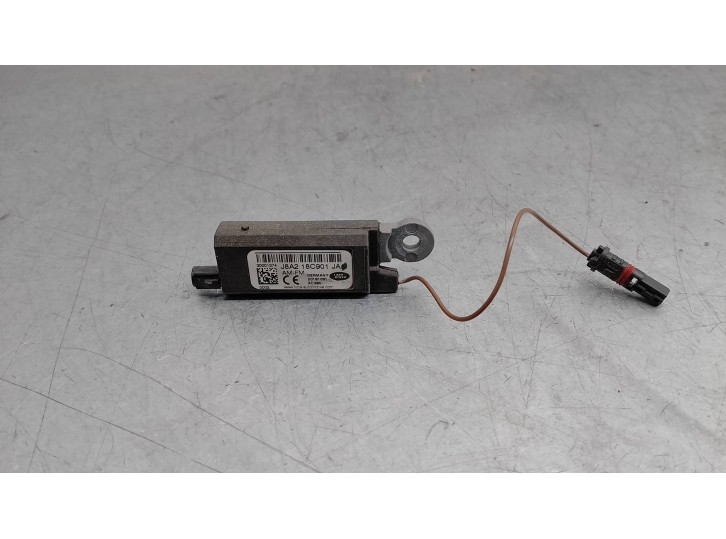 Recambio de antena para land rover range rover velar 2.0 diesel cat referencia OEM IAM J8A218C901JA 