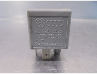 Replacement relay for Volkswagen Passat saloon (3B2) 1.9 TDI OEM IAM reference 8D0951253A 