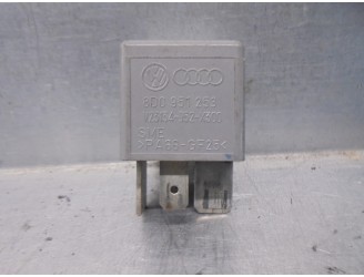 Replacement relay for Volkswagen Passat Saloon (3B2) 1.9 TDi OEM IAM reference 8D0951253 