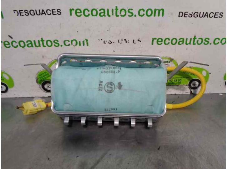 Recambio de airbag delantero derecho para toyota avensis berlina (t25) 2.0 d-cat referencia OEM IAM 7397005070 