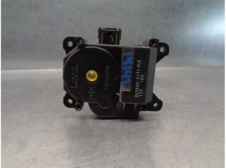 Recambio de motor calefaccion para lexus is 200 (ds2/is2) 220d referencia OEM IAM 8710630440 DE TRAMPILLA 