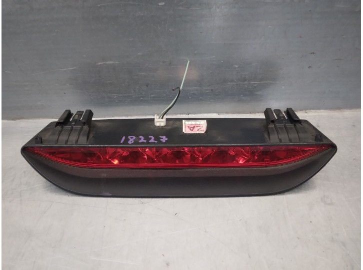 Recambio de luz central de freno para chevrolet aveo 1.4 cat referencia OEM IAM 96540274  