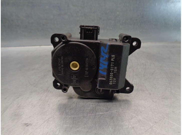 Recambio de motor calefaccion para lexus is 200 (ds2/is2) 220d referencia OEM IAM 8710630440 DE TRAMPILLA 