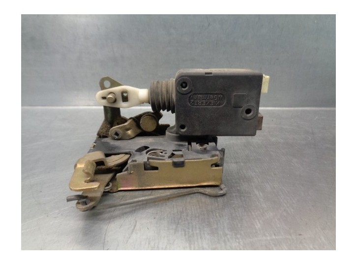 Replacement front right door lock for Peugeot 405 Estate 1.9 CAT OEM IAM reference 913680 5 PINS 5 DOORS