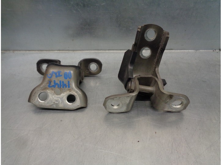 Recambio de bisagra puerta para lexus is 200 (ds2/is2) 220d referencia OEM IAM 6873033021 
