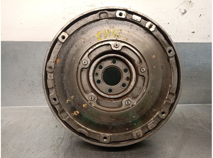 Recambio de volante motor para ford focus iii 1.6 tdci referencia OEM IAM AV616477CE 1727630 