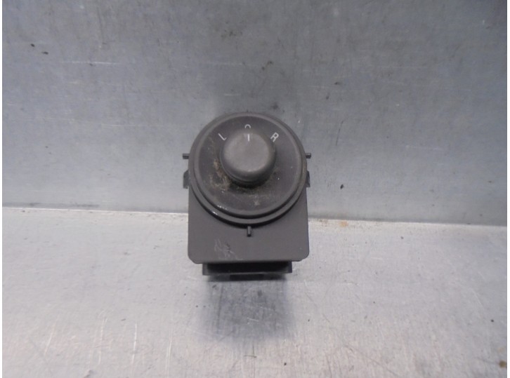 Recambio de mando retrovisor para chevrolet cruze 2.0 diesel cat referencia OEM IAM 13272182 