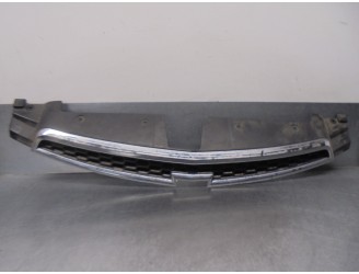 Recambio de rejilla delantera para chevrolet cruze 2.0 diesel cat referencia OEM IAM 95931767  