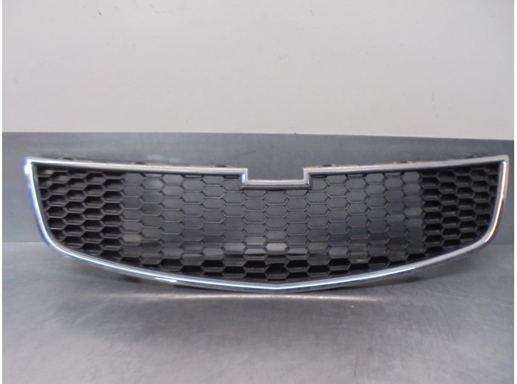 Recambio de rejilla delantera para chevrolet cruze 2.0 diesel cat referencia OEM IAM 96832937 