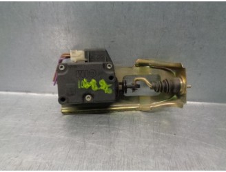 Recambio de motor tapa deposito combustible para peugeot 405 break 1.9 cat referencia OEM IAM 151815  