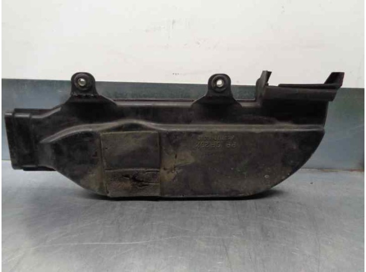 Recambio de carcasa filtro de aire para hyundai h 1 2.5 diesel referencia OEM IAM 2817243510  