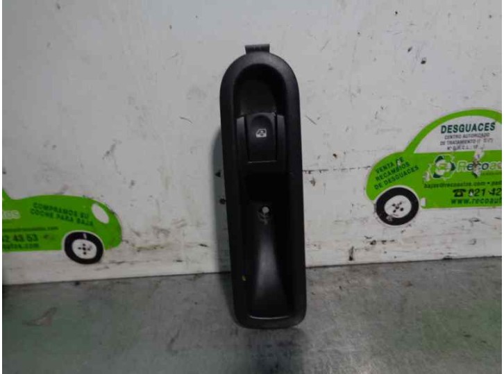 Recambio de mando elevalunas trasero izquierdo para renault grand modus 1.2 16v referencia OEM IAM 8200635069  