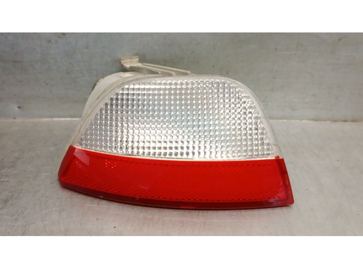 Replacement reverse light for Ford Focus saloon (CAP) 2.0 TDCi cat OEM IAM reference 1M5115K272AC 1386532 