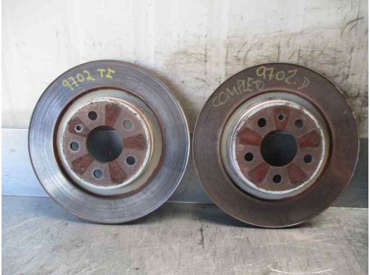 Replacement front brake disc for Ford Fiesta saloon (DX) 1.8 TDDi turbodiesel CAT OEM IAM reference 1524589 