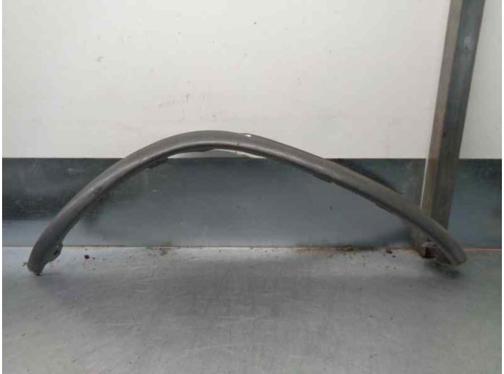 Recambio de aletin trasero izquierdo para nissan terrano/terrano.ii (r20) 2.7 turbodiesel referencia OEM IAM 938290F000 