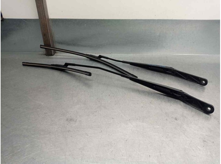 Recambio de brazo limpia delantero derecho para volkswagen polo (6c1) 1.4 tdi referencia OEM IAM   