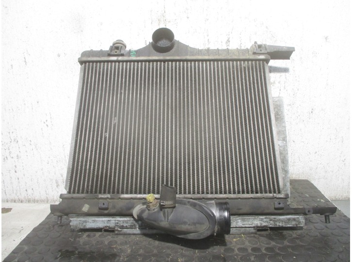 Recambio de intercooler para volvo v40 familiar 1.9 turbo cat referencia OEM IAM 30821931 