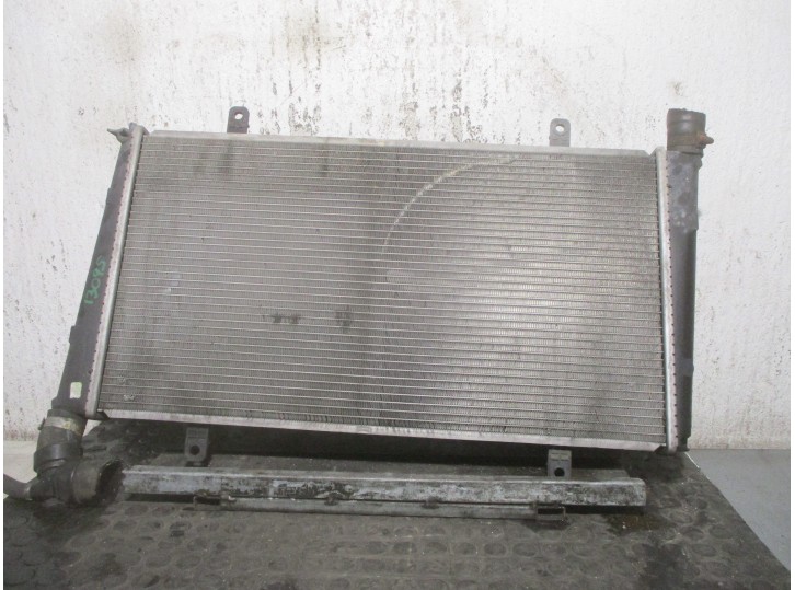 Recambio de radiador agua para volvo v40 familiar 1.9 turbo cat referencia OEM IAM 8602116 8MK376774181 BEHR