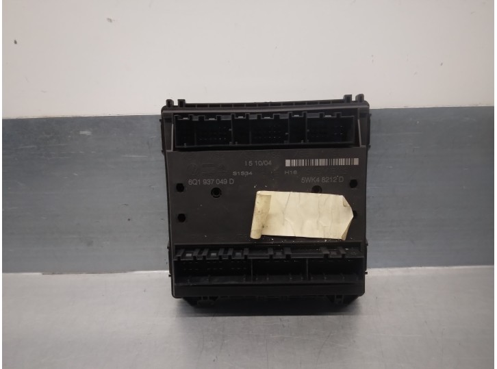 Replacement relay / fuse box for Seat Ibiza (6L1) 1.4 16v OEM IAM reference 6Q1937049D 5WK48212D SIEMENS