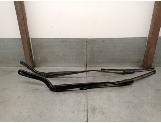 Recambio de brazo limpia delantero derecho para smart fortwo coupé (453) electric drive / eq (453.391) referencia OEM IAM A45382