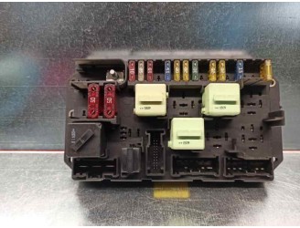 Recambio de caja reles / fusibles para land rover range rover (lm) 3.0 td6 referencia OEM IAM 518776109 