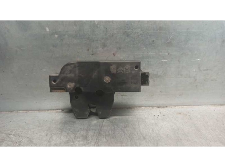 Replacement boot / tailgate lock for peugeot 307 break / sw (s1) 1.6 hdi OEM IAM reference 9652301980 3 PINS 5 DOORS