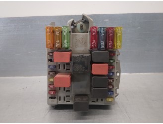 Replacement relay / fuse box for Fiat Punto berlina (188) 1.2 cat OEM IAM reference 46766777 