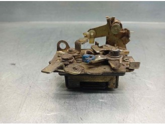 Recambio de cerradura puerta delantera derecha para daewoo nexia 1.5 cat referencia OEM IAM 30120865  5 PUERTAS