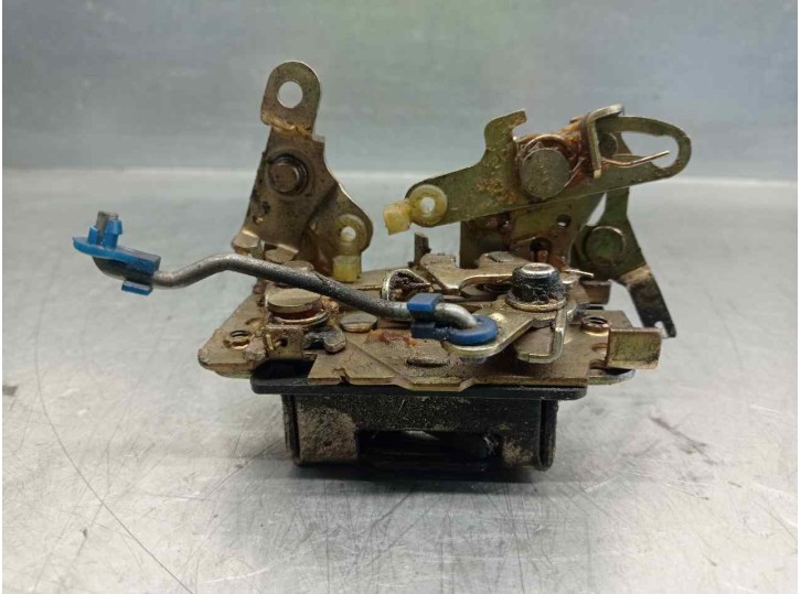 Recambio de cerradura puerta trasera derecha para daewoo nexia 1.5 cat referencia OEM IAM   5 PUERTAS