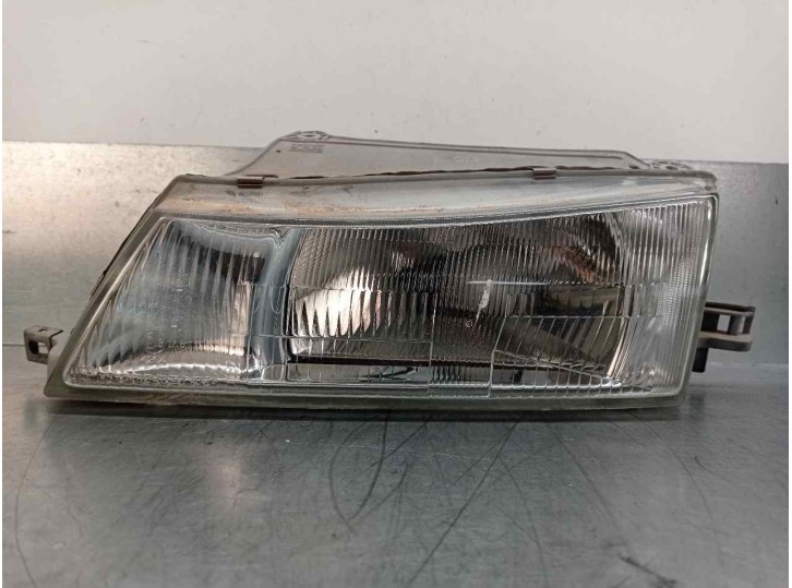 Recambio de faro izquierdo para daewoo nexia 1.5 cat referencia OEM IAM 5 PUERTAS
