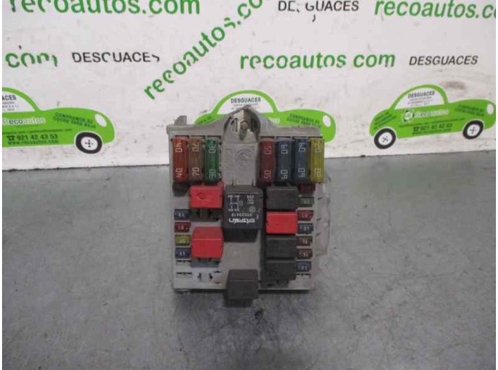 Recambio de caja reles / fusibles para fiat punto berlina (188) 1.2 cat referencia OEM IAM 46835597 