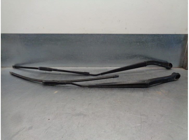 Recambio de brazo limpia delantero derecho para renault koleos 2.0 dci diesel fap referencia OEM IAM 288868167R 288813570R 