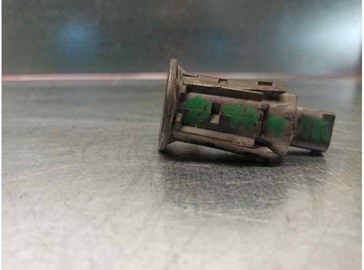 Recambio de sensor de aparcamiento para land rover range rover (lm) 3.0 td6 referencia OEM IAM 688270  