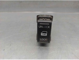 Replacement remote control for Nissan Navara Pick-Up (D40M) 2.5 DCI Diesel CAT OEM IAM reference 25210EB300 