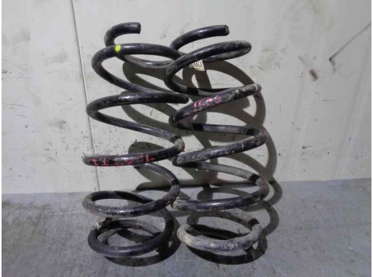 Replacement suspension spring for Opel Sintra 2.2 16V CAT (X 22 XE) OEM IAM reference 