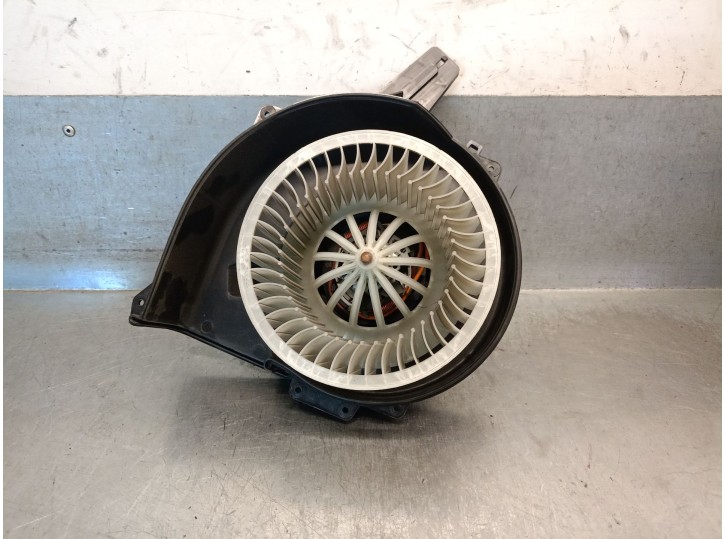 Recambio de motor calefaccion para seat ibiza (6l1) 1.9 tdi referencia OEM IAM 2002221 6Q1819015H 