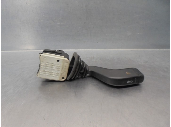 Recambio de mando luces para opel omega b 2.5 turbodiesel (x 25 td / u 25 td / l93) referencia OEM IAM 90221174 12239903 GM
