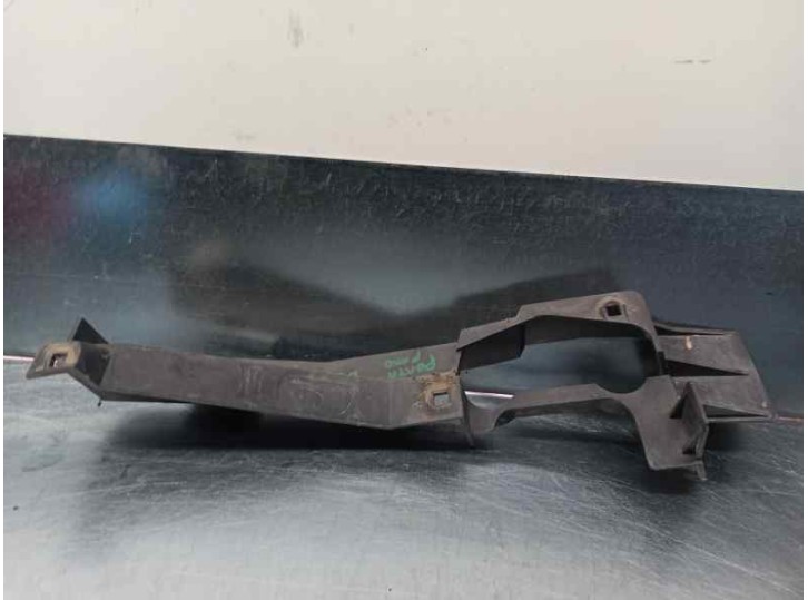 Recambio de soporte faro izquierdo para land rover range rover (lm) 3.0 td6 referencia OEM IAM 7009235LH 